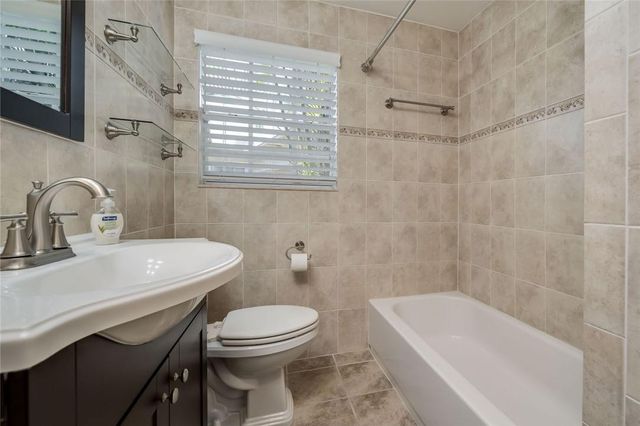 1917 NE 16th Terrace, Fort Lauderdale, FL 33305
