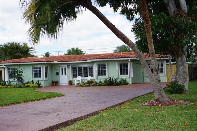1917 NE 16th Terrace, Fort Lauderdale, FL 33305