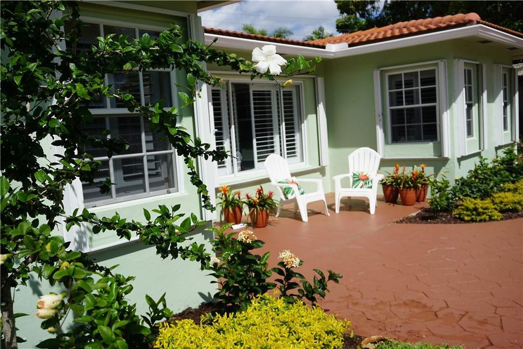 1917 NE 16th Terrace, Fort Lauderdale, FL 33305