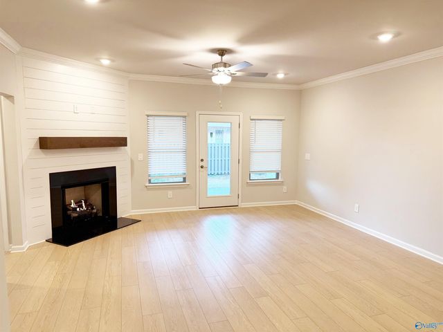 6057 Gardner Maples Drive, Owens Cross Roads, AL 35763