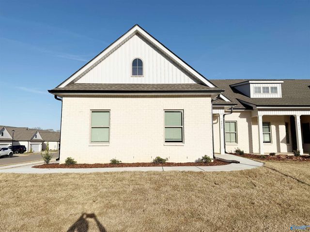 6057 Gardner Maples Drive, Owens Cross Roads, AL 35763