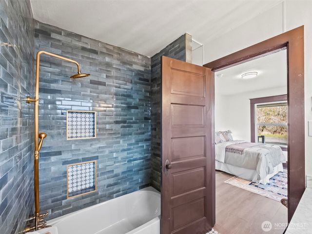 504 Dupont Avenue, Dupont, WA 98327