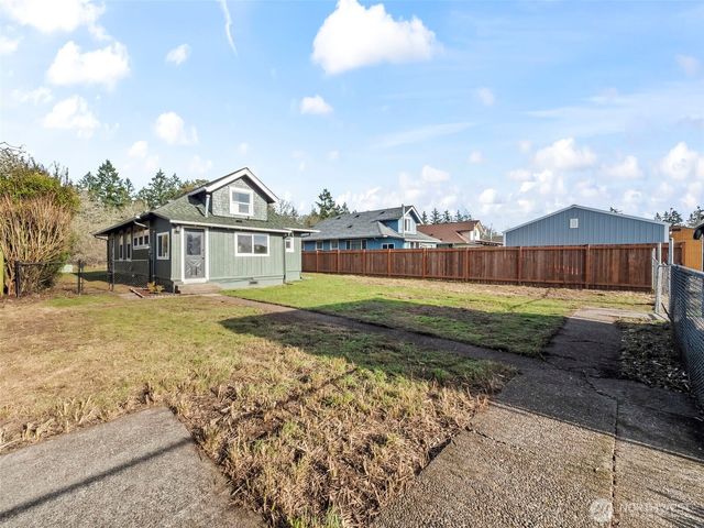 504 Dupont Avenue, Dupont, WA 98327