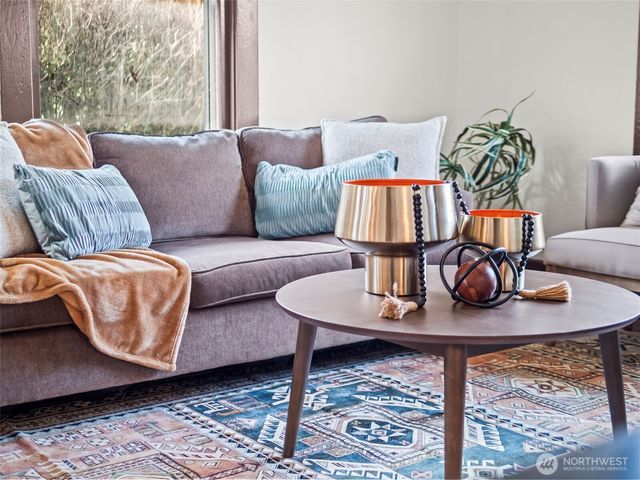 504 Dupont Avenue, Dupont, WA 98327