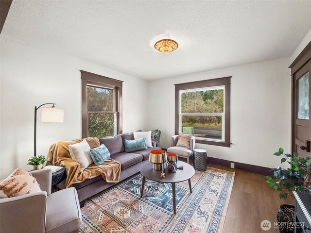 504 Dupont Avenue, Dupont, WA 98327