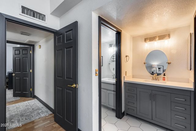 5350 N CENTRAL Avenue 30, Phoenix, AZ 85012