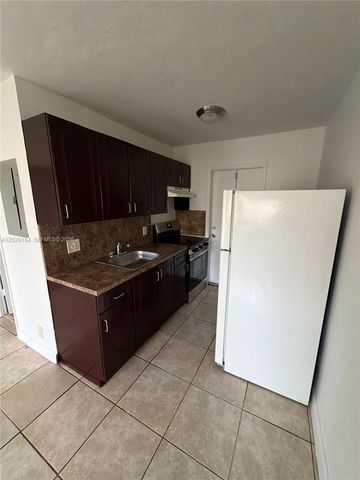 1124 NW 2nd St 2, Fort Lauderdale, FL 33311