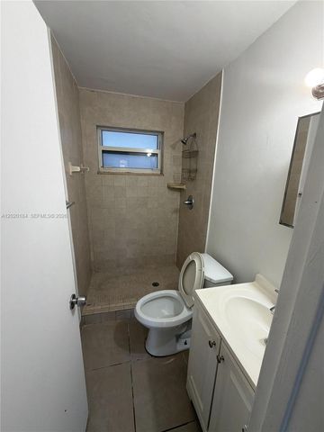 1124 NW 2nd St 2, Fort Lauderdale, FL 33311