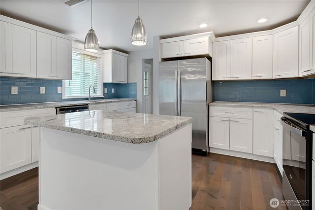 711 Le Lou Wa Place NE, Tacoma, WA 98422