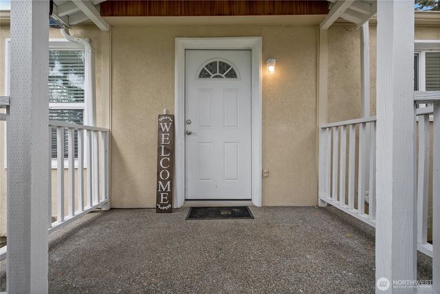 711 Le Lou Wa Place NE, Tacoma, WA 98422