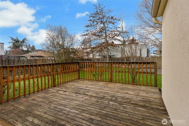 711 Le Lou Wa Place NE, Tacoma, WA 98422