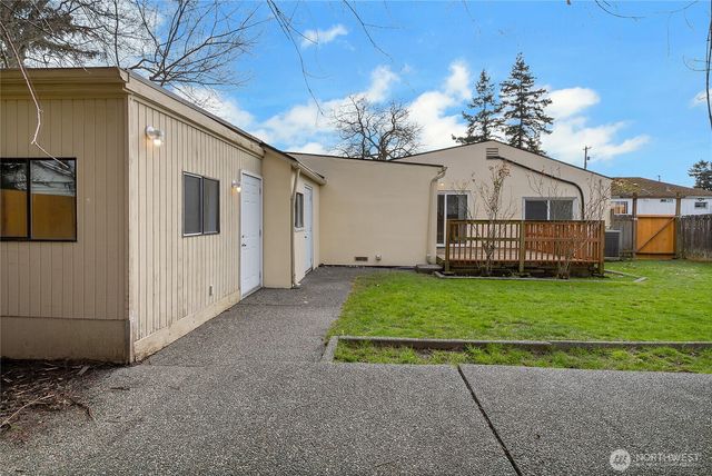 711 Le Lou Wa Place NE, Tacoma, WA 98422