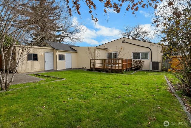 711 Le Lou Wa Place NE, Tacoma, WA 98422