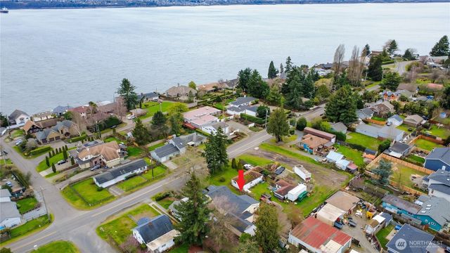 711 Le Lou Wa Place NE, Tacoma, WA 98422