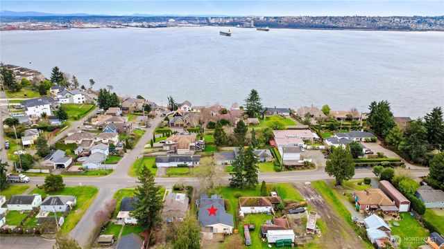 711 Le Lou Wa Place NE, Tacoma, WA 98422