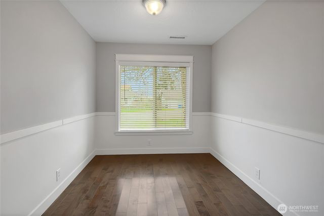 711 Le Lou Wa Place NE, Tacoma, WA 98422