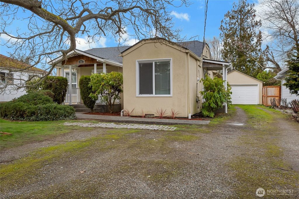 711 Le Lou Wa Place NE, Tacoma, WA 98422