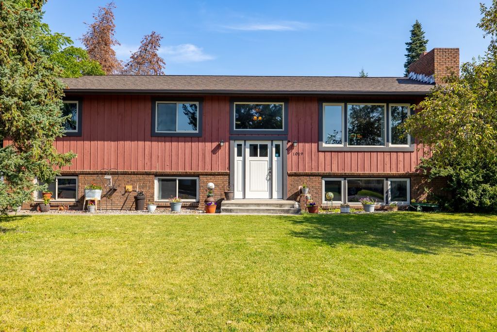 1019 12th Street W, Columbia Falls, MT 59912 photo 2