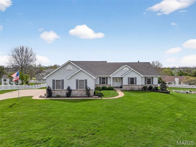 1412 Highland Park Court, Wentzville, MO 63385
