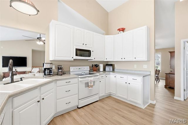 1412 Highland Park Court, Wentzville, MO 63385