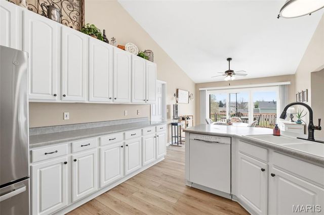 1412 Highland Park Court, Wentzville, MO 63385