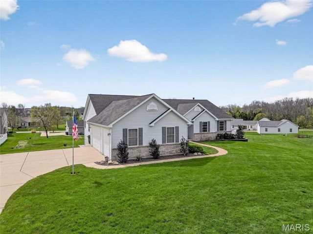 1412 Highland Park Court, Wentzville, MO 63385
