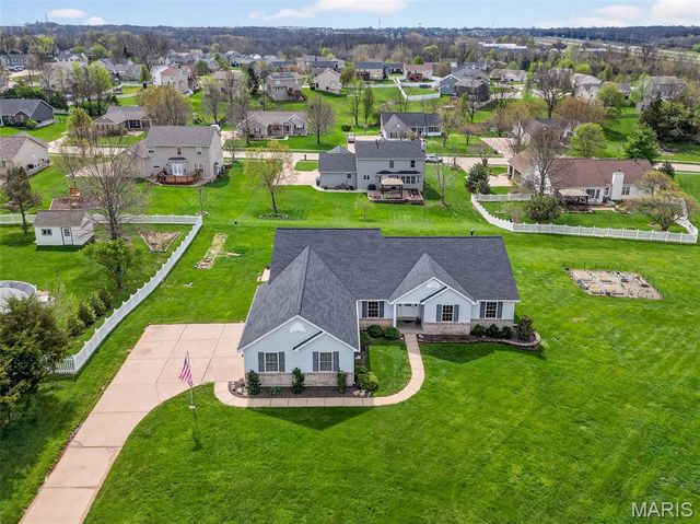 1412 Highland Park Court, Wentzville, MO 63385