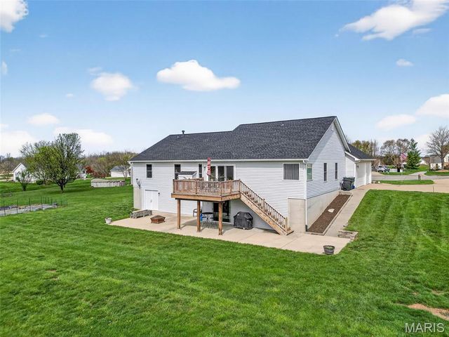 1412 Highland Park Court, Wentzville, MO 63385