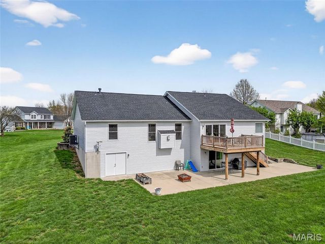 1412 Highland Park Court, Wentzville, MO 63385