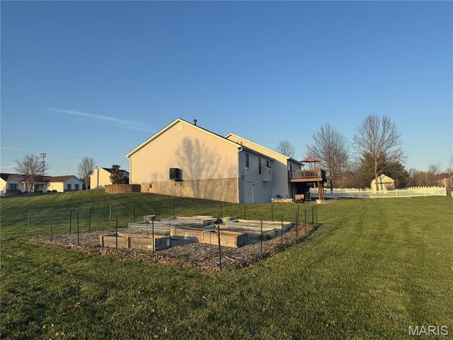 1412 Highland Park Court, Wentzville, MO 63385