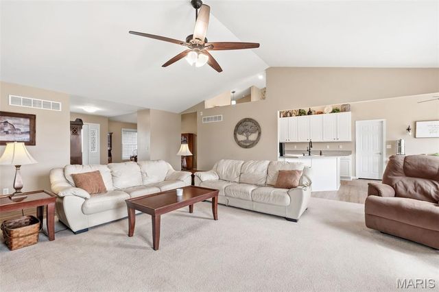 1412 Highland Park Court, Wentzville, MO 63385