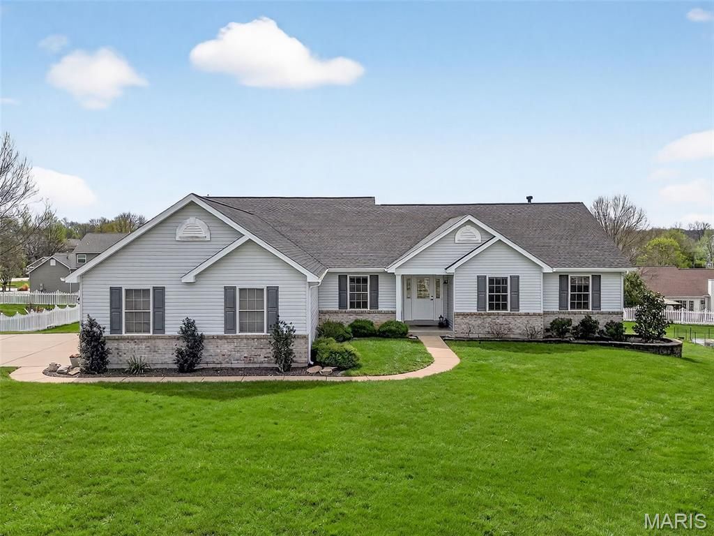 1412 Highland Park Court, Wentzville, MO 63385