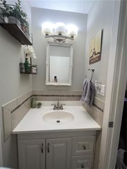 809 W 40th Street 19, Kansas City, MO 64111