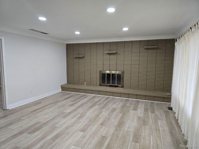 1250 Welch Road, Commerce Charter Township, MI 48390