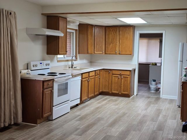 1250 Welch Road, Commerce Charter Township, MI 48390