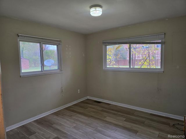 1250 Welch Road, Commerce Charter Township, MI 48390