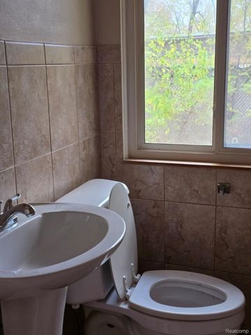 1250 Welch Road, Commerce Charter Township, MI 48390