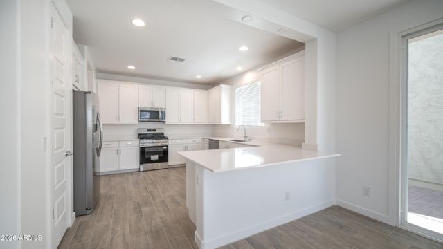 8326 E PRAIRIE Avenue, Mesa, AZ 85212