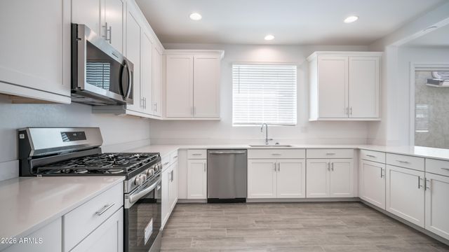 8326 E PRAIRIE Avenue, Mesa, AZ 85212