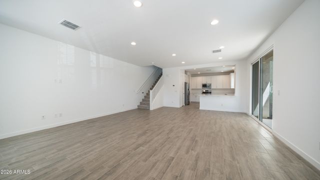 8326 E PRAIRIE Avenue, Mesa, AZ 85212