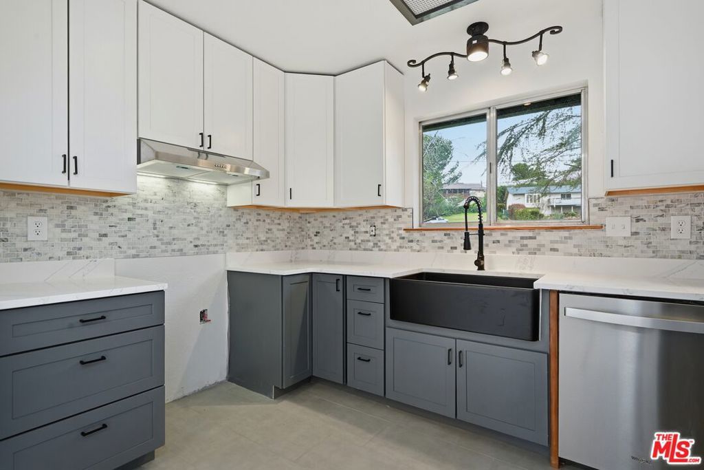 Image 12 of property listing at 17832 Deer Hill Road, Hidden Valley Lake, CA 95467