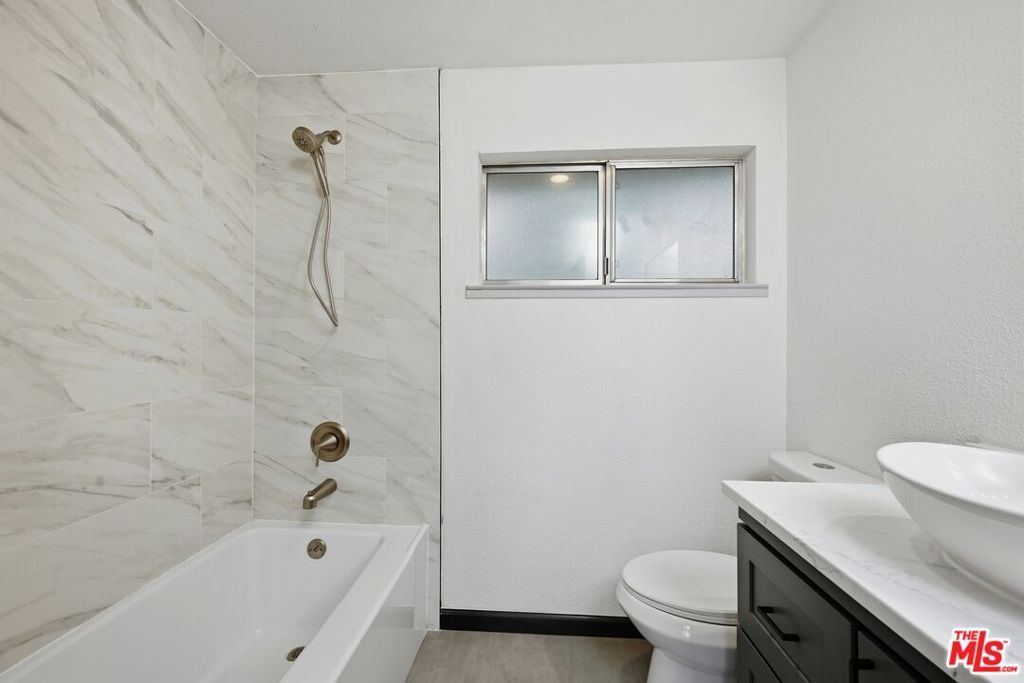 Image 18 of property listing at 17832 Deer Hill Road, Hidden Valley Lake, CA 95467