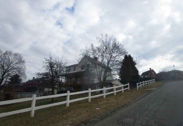 1860 Ohio Ave, West Mifflin, PA 15122
