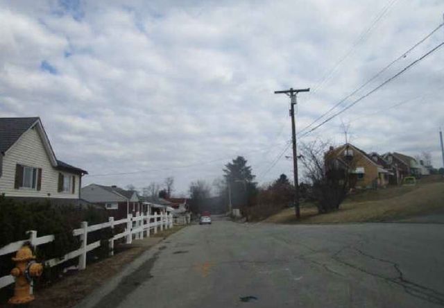 1860 Ohio Ave, West Mifflin, PA 15122