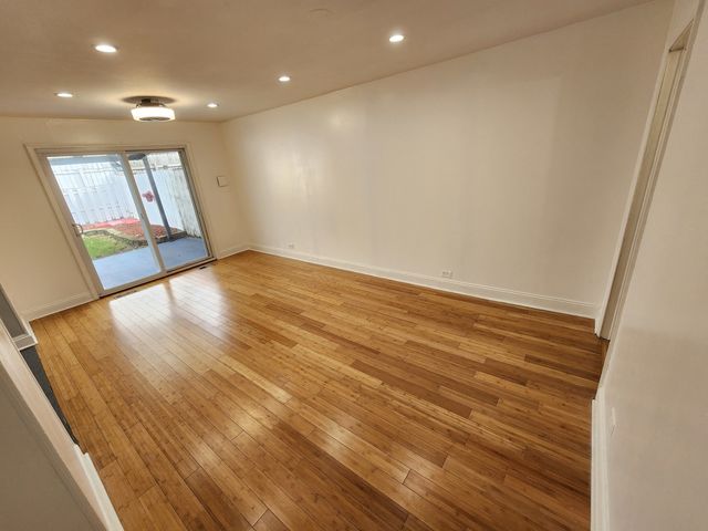 9407 Ironwood Lane, Des Plaines, IL 60016