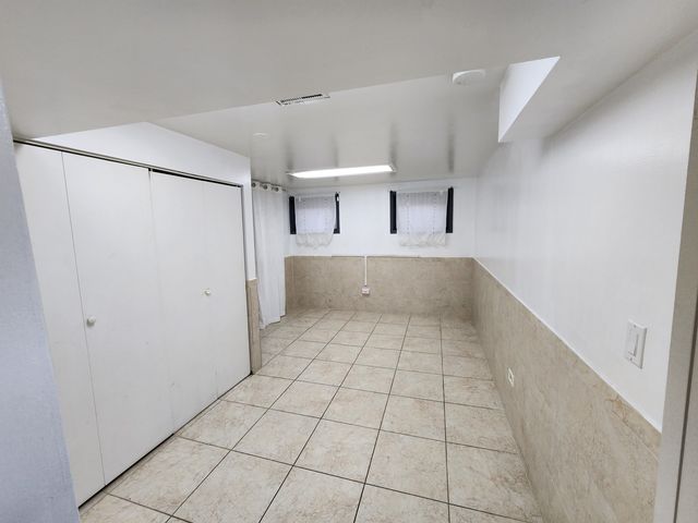 9407 Ironwood Lane, Des Plaines, IL 60016