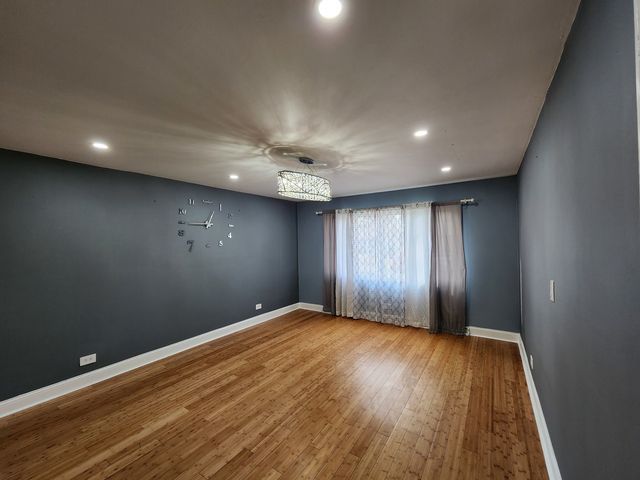 9407 Ironwood Lane, Des Plaines, IL 60016