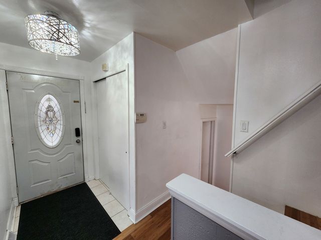 9407 Ironwood Lane, Des Plaines, IL 60016