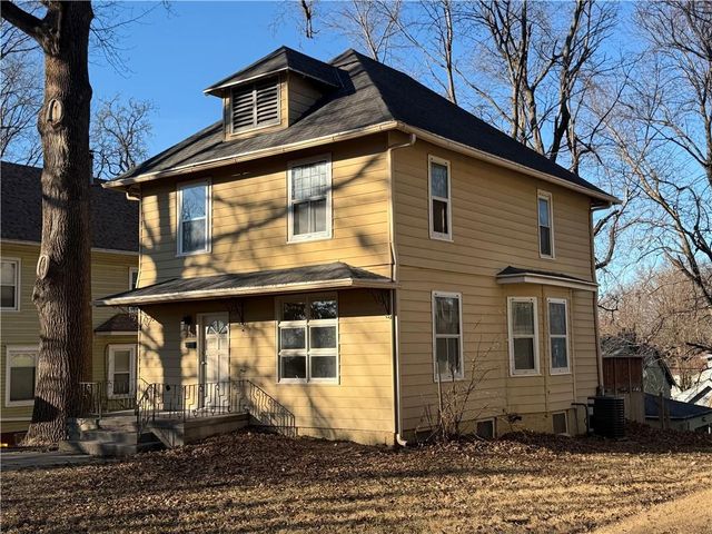 2819 Sacramento Street, St Joseph, MO 64507