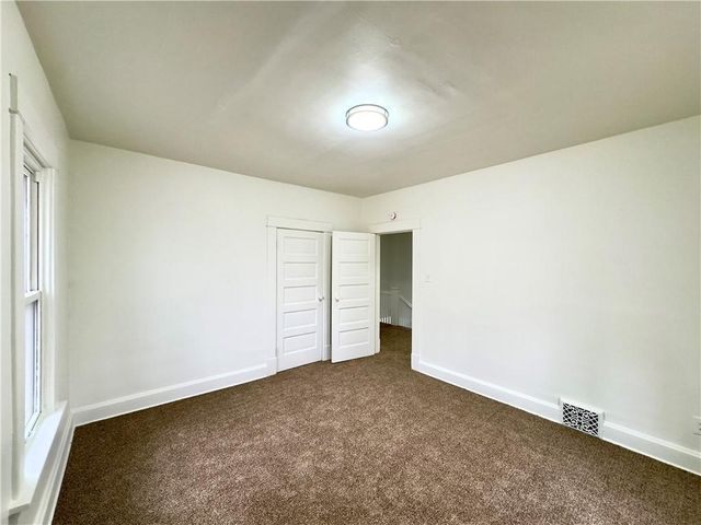 2819 Sacramento Street, St Joseph, MO 64507